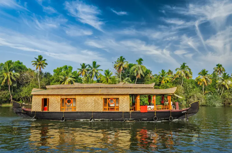 Why Choose a Luxury Houseboat in Nileshwar?