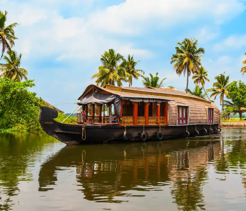 Your Private Balcony on the Backwaters: Houseboat Race Packages