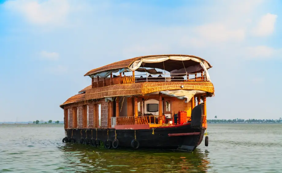 Nocturnal Houseboat Adventure