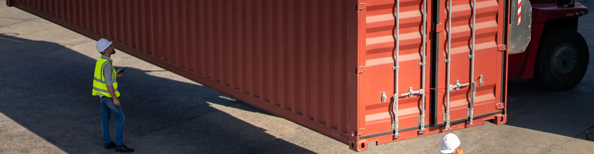 Container Stuffing & De-stuffing Services in Dubai, UAE